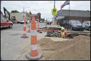 New gas mains are being installed along Conant, which has caused traffic congestion. The work should be completed in two weeks, but there will be more construction work throughout the city in the months to come.